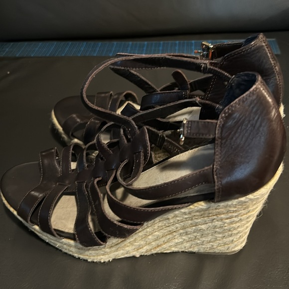 The Gap brown strappy espadrille wedge sandals - Picture 2 of 5